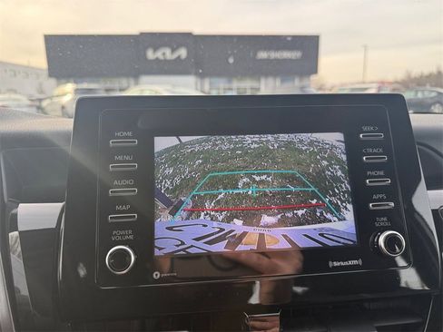 Used 2023 Toyota Camry SE image 15