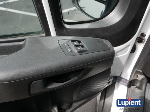 Used 2025 RAM ProMaster 2500 FWD image 14