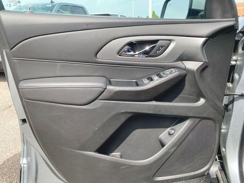 Used 2024 Chevrolet Traverse LT FWD image 21