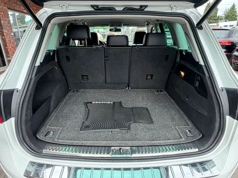 Used 2013 Volkswagen Touareg Sport AWD/4WD image 25