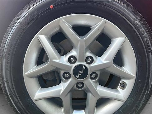 Used 2023 Kia Soul LX w/ LX Technology Package image 10