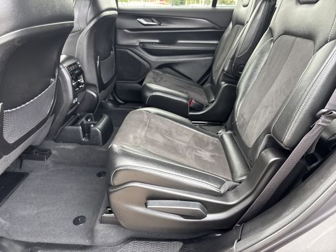 Used 2023 Jeep Grand Cherokee L Laredo AWD/4WD image 16