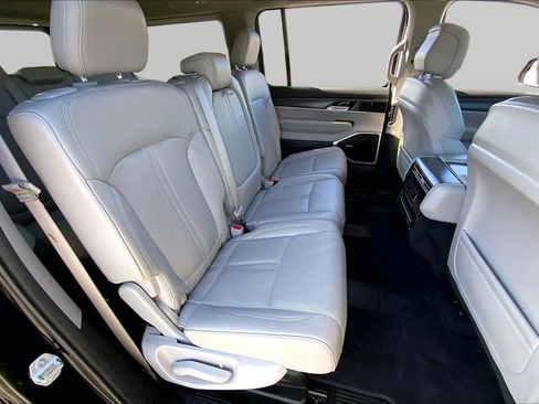 Used 2024 Jeep Wagoneer Series II w/ Flexible Seating Group RWD image 19