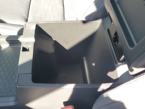 Used 2024 Nissan Frontier SV w/ SV Convenience Package image 28