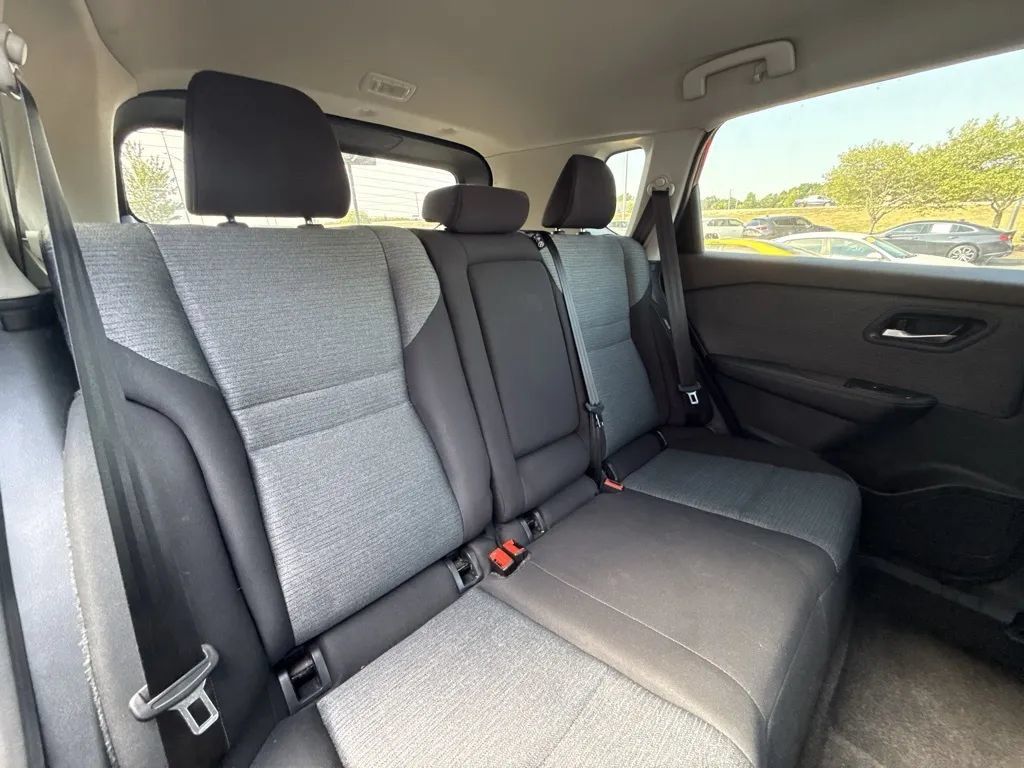 Used 2023 Nissan Rogue SV AWD/4WD image 11