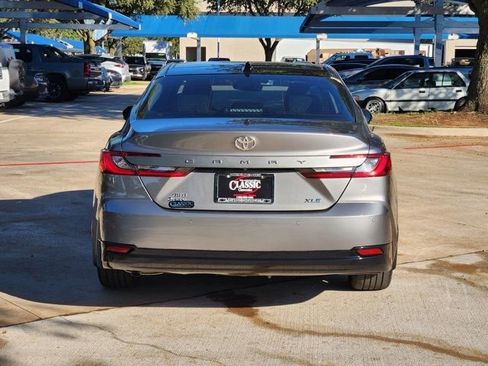 Used 2025 Toyota Camry XLE image 13