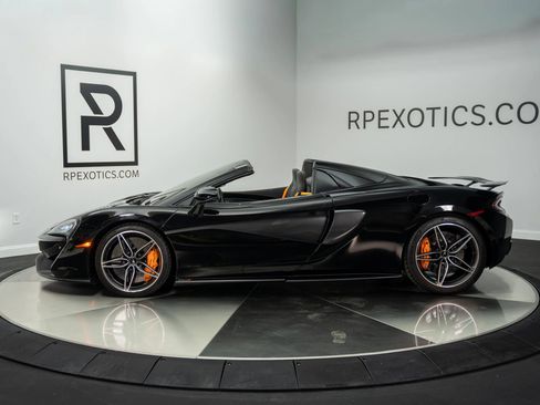 Used 2019 McLaren 570S Spider image 14
