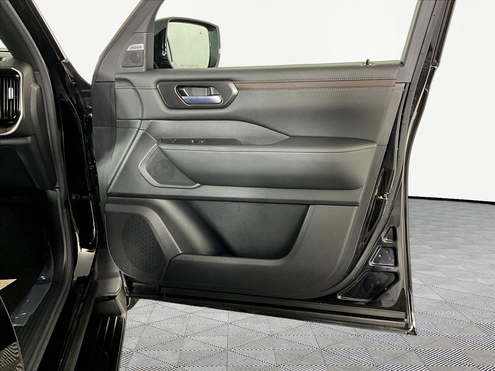 Certified 2026 Nissan Armada SL AWD/4WD image 28
