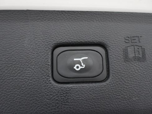 Used 2023 Ford Edge ST image 29