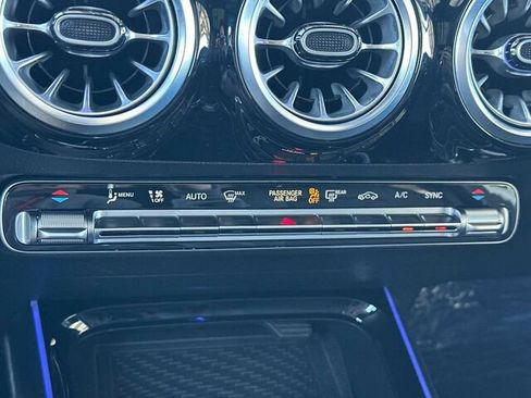 Used 2025 Mercedes-Benz GLA 250 4MATIC image 25