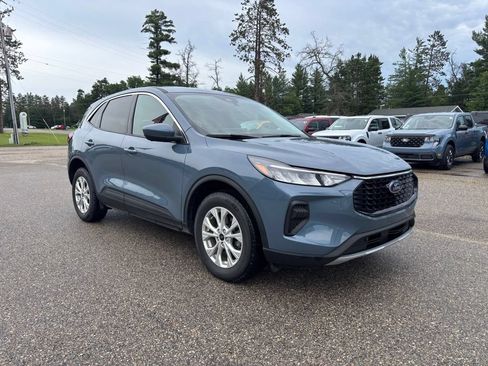 Used 2023 Ford Escape Active w/ Tech Pack #2 AWD/4WD image 1