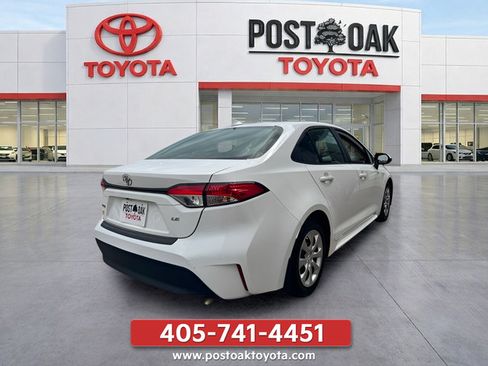 Used 2025 Toyota Corolla LE FWD image 6