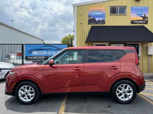 Used 2022 Kia Soul LX w/ Technology Package image 5