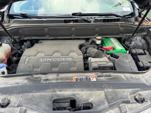 Used 2017 Lincoln MKX Select w/ MKX Climate Package AWD/4WD image 15
