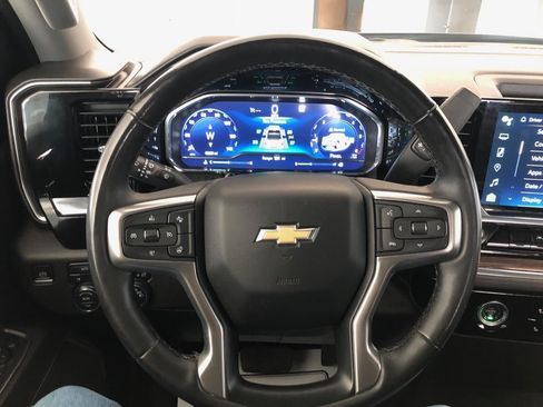 Used 2023 Chevrolet Silverado 1500 LT AWD/4WD image 4