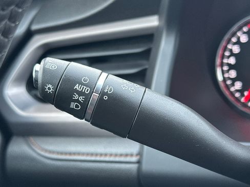 Used 2022 GMC Acadia AT4 w/ Technology Package image 39