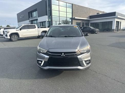 Used 2018 Mitsubishi Outlander Sport SE image 2