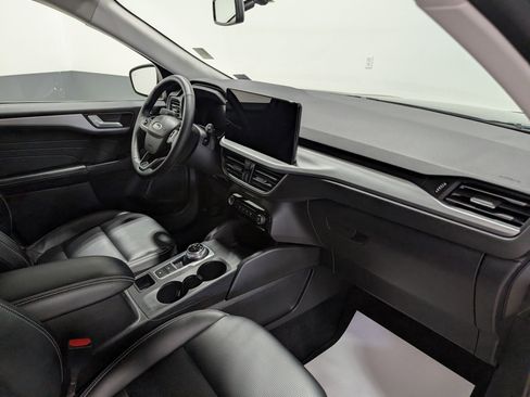 Used 2025 Ford Escape Platinum image 17