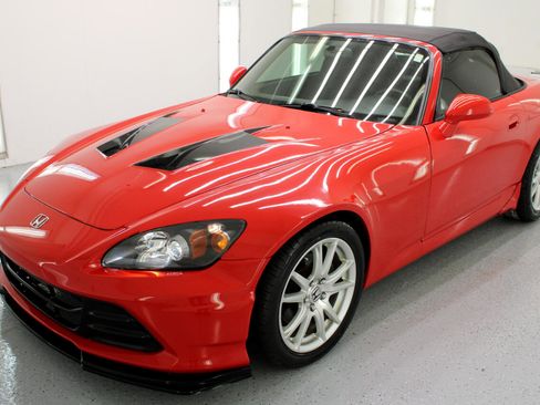 Used 2004 Honda S2000 image 16