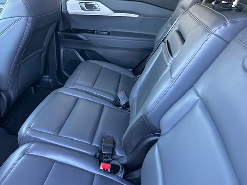 New 2025 Ford Explorer Active w/ Active Comfort Package image 12