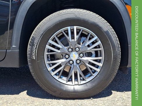 Used 2026 Chevrolet Traverse LT AWD/4WD image 8