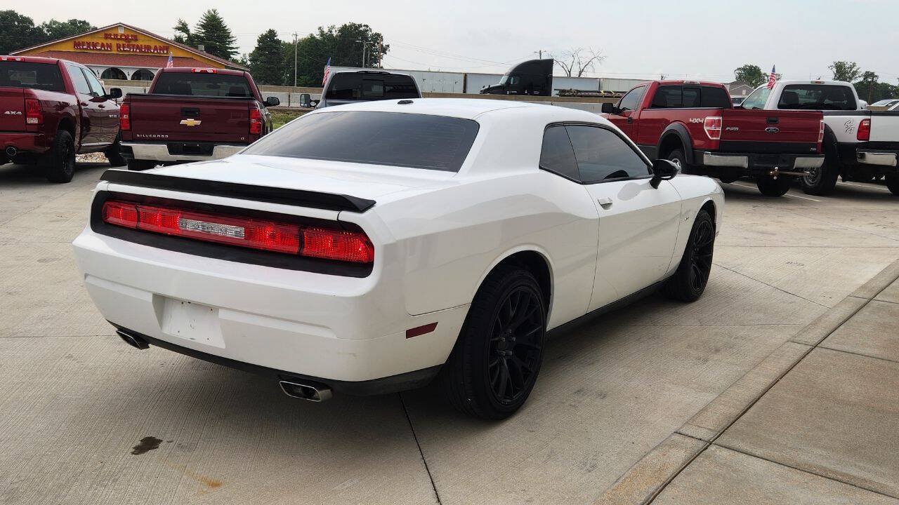 Used 2011 Dodge Challenger RWD image 5