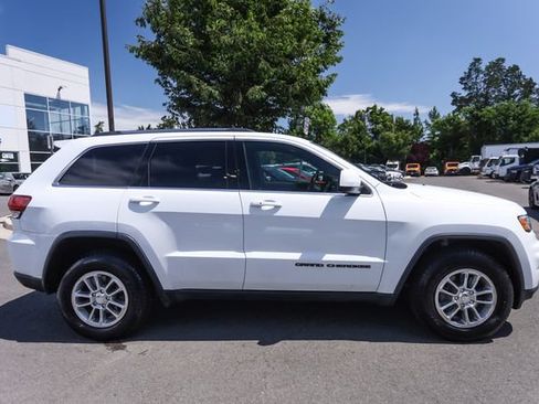 Used 2020 Jeep Grand Cherokee Laredo AWD/4WD image 8