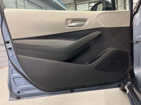 Used 2020 Toyota Corolla LE image 9
