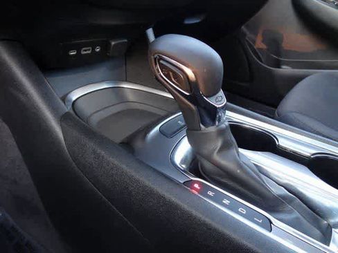 Used 2022 Chevrolet Malibu LT image 25