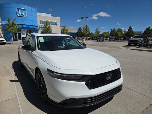 New 2025 Honda Accord SE image 3