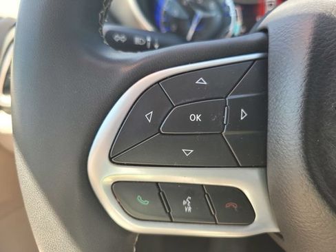 Used 2022 Chrysler Pacifica Touring-L FWD image 28
