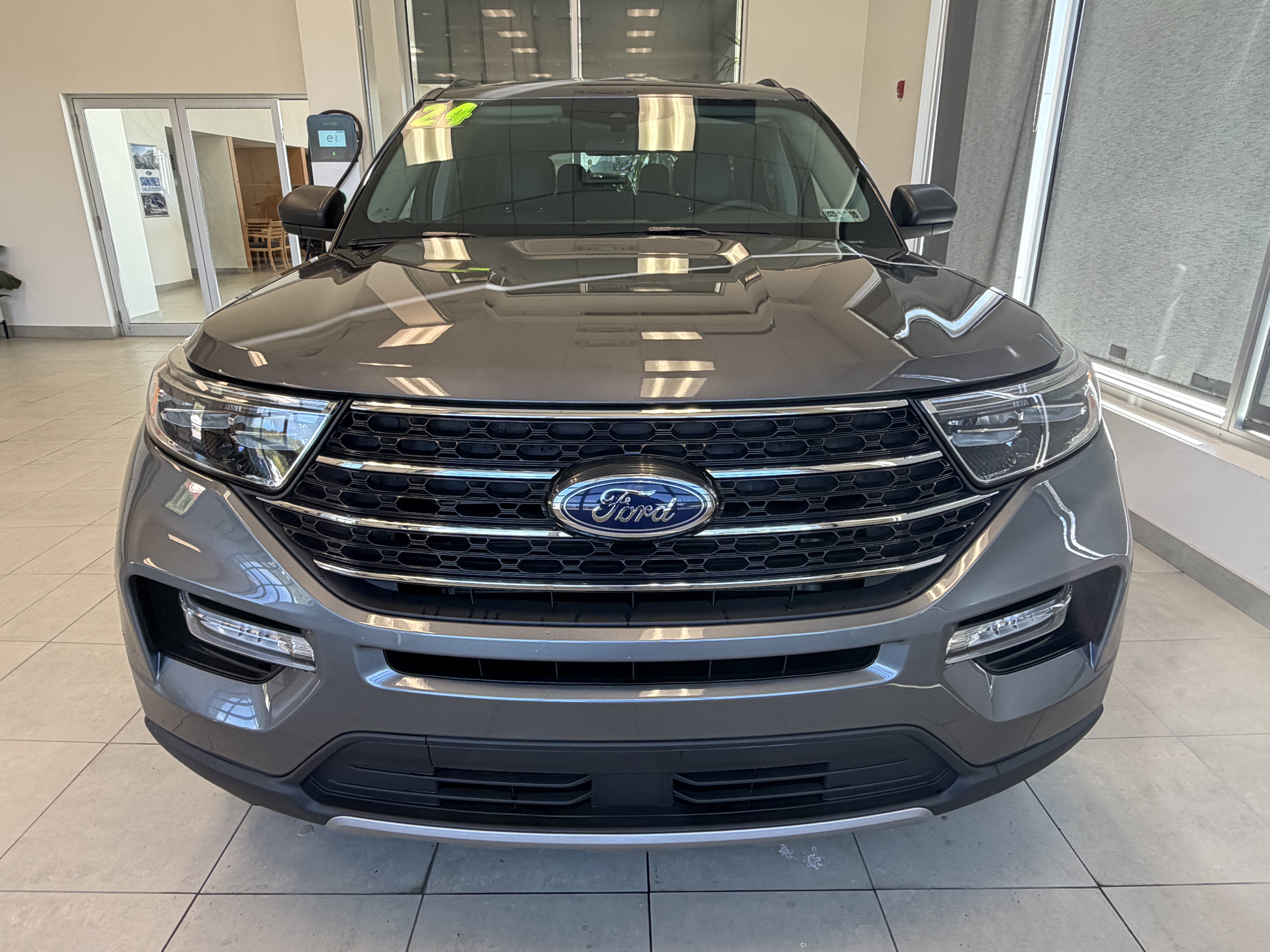 Used 2024 Ford Explorer XLT w/ Equipment Group 202A AWD/4WD image 6