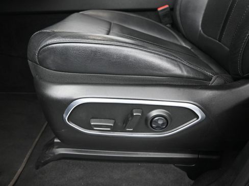 Used 2024 Jeep Wagoneer L Series II image 10