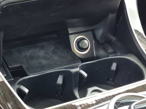 Used 2019 Mercedes-Benz GLC 300 4MATIC image 25