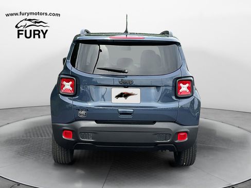 Used 2023 Jeep Renegade Latitude AWD/4WD image 4