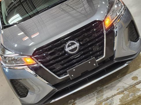 Used 2023 Nissan Kicks SV image 19