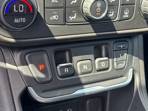 Used 2020 GMC Terrain SLE w/ Driver Convenience Package FWD image 16