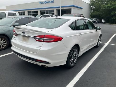 Used 2017 Ford Fusion SE w/ Equipment Group 201A FWD image 8