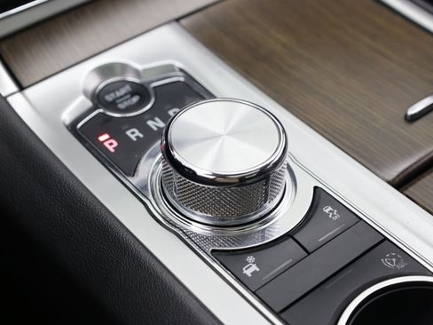 Used 2013 Jaguar XF RWD image 28