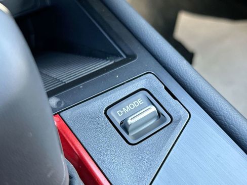 Certified 2025 Nissan Kicks SR image 16