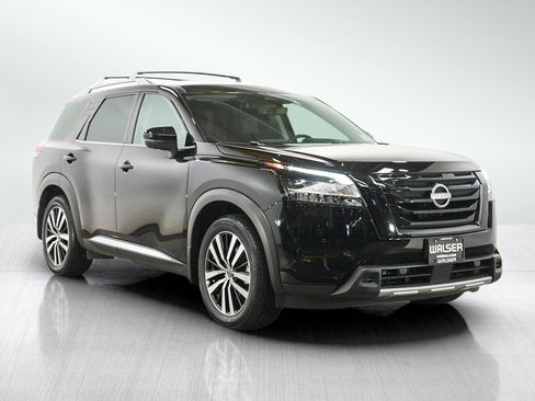 Used 2024 Nissan Pathfinder Platinum AWD/4WD image 7