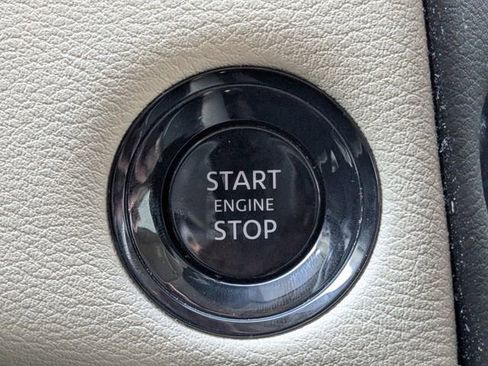 Used 2025 Nissan Armada Platinum w/ Convenience Package image 30