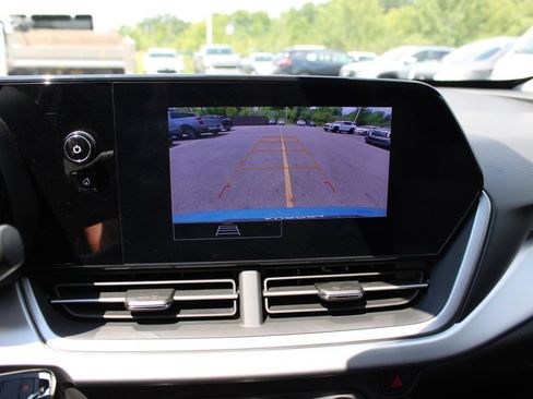 Certified 2025 Chevrolet Trax LS FWD image 16