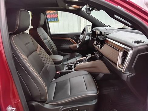 Used 2024 GMC Canyon Denali AWD/4WD image 14