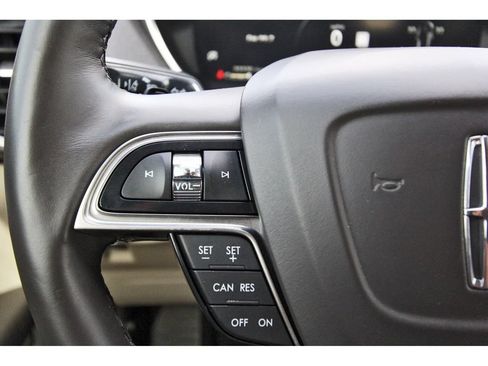 Used 2020 Lincoln Nautilus Reserve w/ Cargo Utility Package FWD image 18
