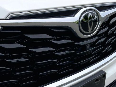 Used 2021 Toyota Highlander Platinum AWD/4WD image 30