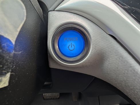 Used 2020 Chevrolet Bolt LT image 32