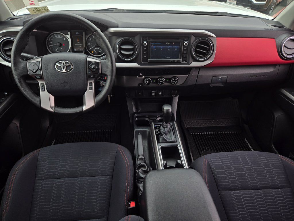 Used 2018 Toyota Tacoma SR5 RWD image 15