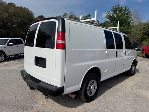 Used 2018 Chevrolet Express 2500 w/ Driver Convenience Package image 7