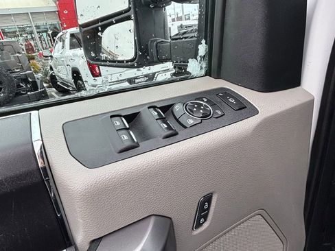 Used 2019 Ford F350 XLT w/ FX4 Off-Road Package AWD/4WD image 16